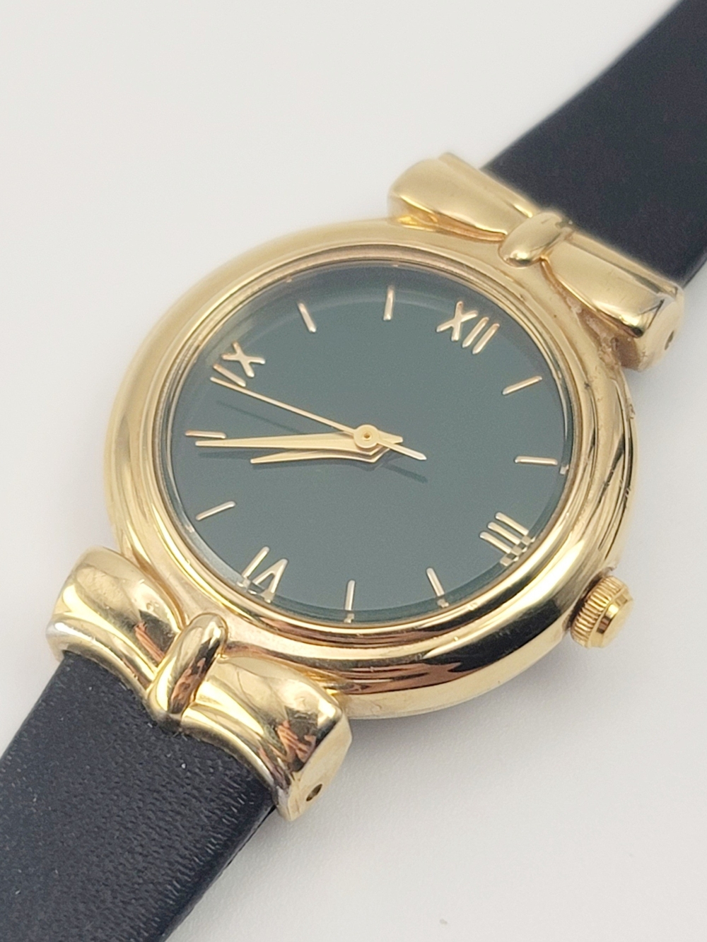 Vintage POLA Ladies Quartz Watch Gold Tone Bow Lugs Green Dial Japan
